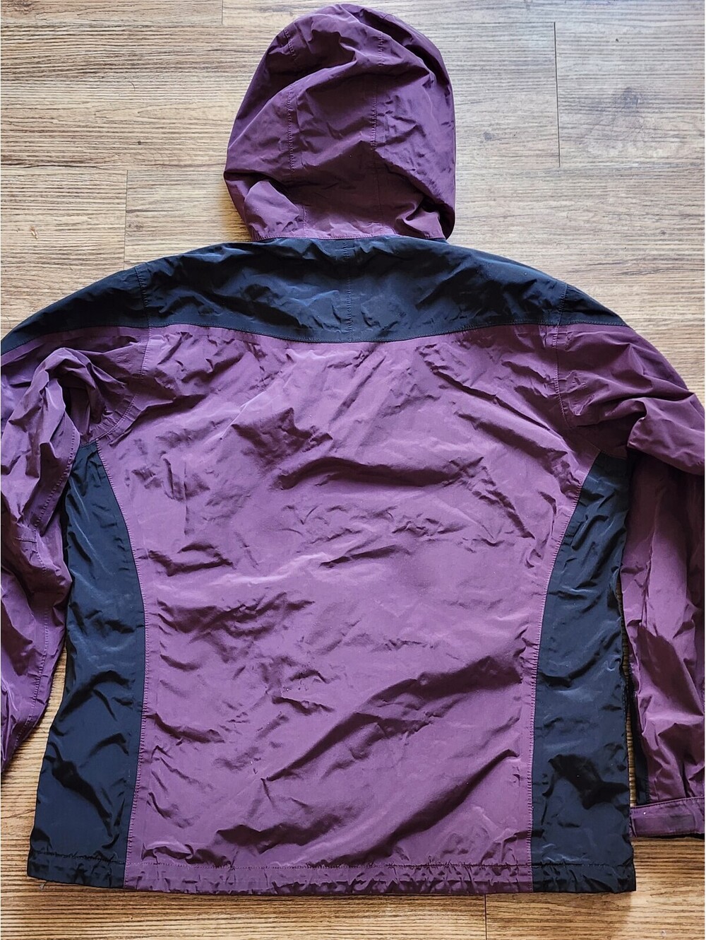 Size XL - Women's The North Face HyVent Purpke/Black Jacket - Picture 2 of 6